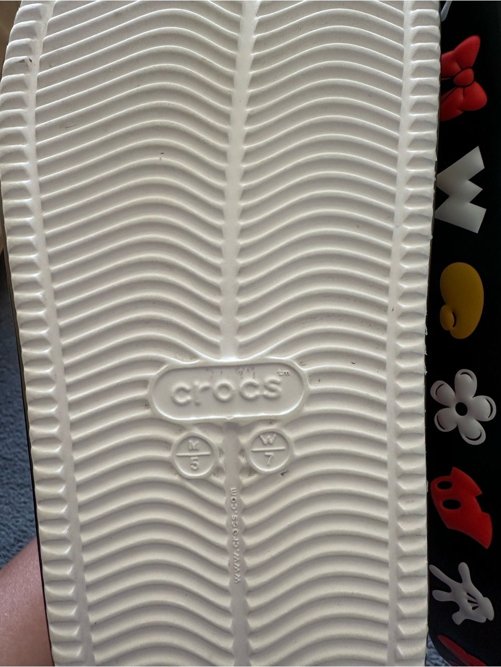 CROCS White Mickey Mouse Print Clogs with Red Strap - Picture 6 of 6